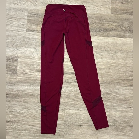 OLD NAVY burgundy compression leggings tights with mesh inserts. Size small-4/6 - Picture 4 of 6